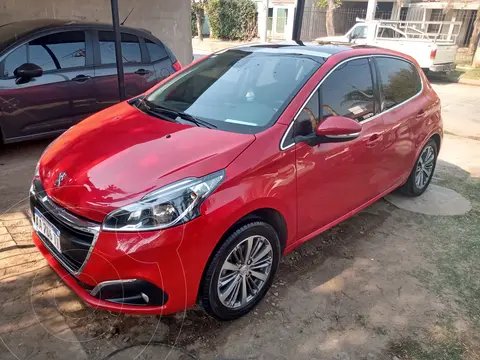 Peugeot 208 Feline 1.6 Pack Cuir usado (2016) color Rojo precio u$s15.000