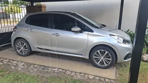 Peugeot 208 Feline 1.6 Tiptronic usado (2019) color Gris precio $19.500.000