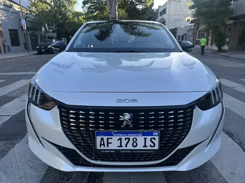 Peugeot 208 Feline 1.6 Tiptronic usado (2022) color Blanco Banquise precio $10.000.000