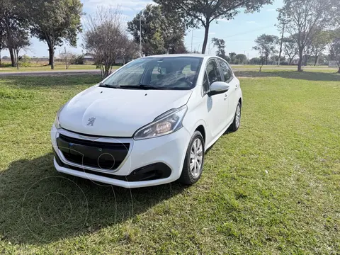 Peugeot 208 Active 1.6 usado (2018) color Blanco precio u$s10.000
