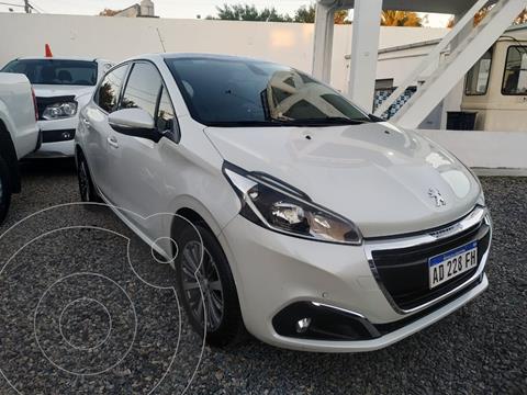 foto Peugeot 208 Feline 1.6 usado (2018) precio $1.850.000