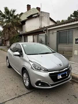 Peugeot 208 Active 1.6 usado (2018) color Gris financiado en cuotas(anticipo $6.000.000 cuotas desde $3.000)