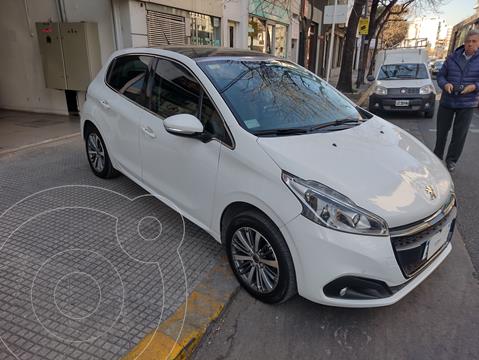 foto Peugeot 208 1.6 5p Feline usado (2017) color Blanco precio $1.900.000