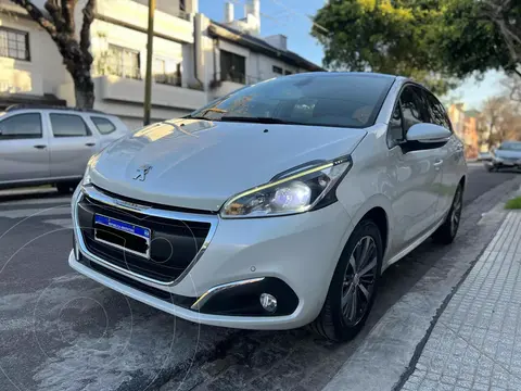 Peugeot 208 Feline 1.6 usado (2019) color Blanco financiado en cuotas(anticipo $4.500.000 cuotas desde $300.000)