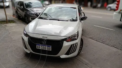 Peugeot 208 Allure Aut usado (2025) color Blanco financiado en cuotas(anticipo $13.000.000 cuotas desde $600.000)