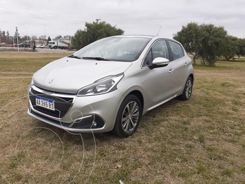 foto Peugeot 208 Feline 1.6 usado (2016) precio $1.650.000