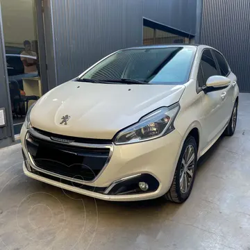 Peugeot 208 208 1.6 5P ALLURE usado (2017) color Blanco precio $3.600.000