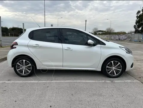 Peugeot 208 Allure 1.6 usado (2019) color Blanco Banquise precio $2.300.000