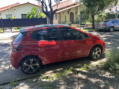 Peugeot 208 GT 1.6 THP usado (2018) color Rojo precio u$s15.300