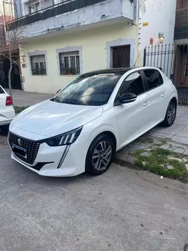 Peugeot 208 Feline 1.6 Tiptronic usado (2022) color Blanco financiado en cuotas(anticipo $8.500.000)