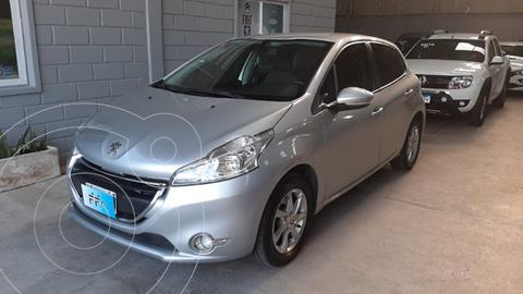 foto Peugeot 208 Active 1.5 usado (2013) color Gris Claro precio $1.079.000