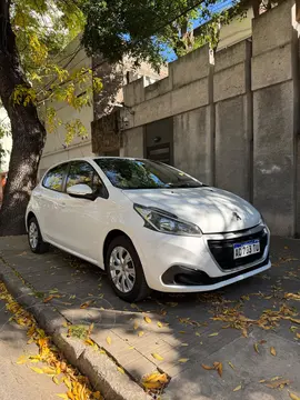 Peugeot 208 Active 1.6 usado (2018) color Blanco Banquise precio $14.900.000