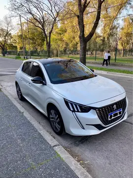 Peugeot 208 Feline 1.6 Tiptronic usado (2022) color Blanco Nacarado financiado en cuotas(anticipo $3.500.000 cuotas desde $280.000)