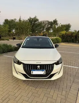 Peugeot 208 Feline 1.6 Tiptronic usado (2022) color Blanco Nacarado financiado en cuotas(anticipo $5.500.000 cuotas desde $500.000)