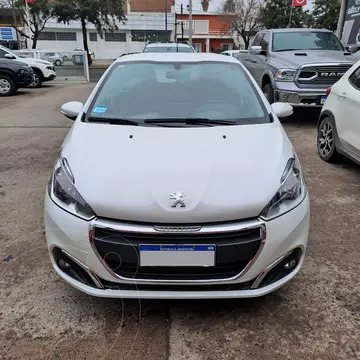 Peugeot 208 Allure 1.6 usado (2018) color Blanco precio $3.400.000