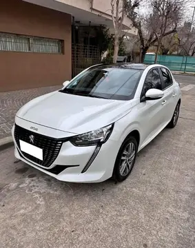 Peugeot 208 GT usado (2023) color Blanco financiado en cuotas(anticipo $3.000.000 cuotas desde $250.000)