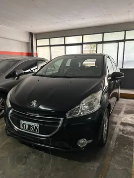 Peugeot 208 Allure 1.5 usado (2015) color Negro Perla precio $13.300.000