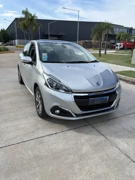Peugeot 208 Feline 1.6 usado (2019) color Gris precio $13.000.000