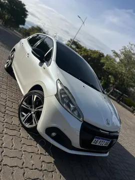 Peugeot 208 GT 1.6 THP usado (2017) color Blanco precio $16.500.000