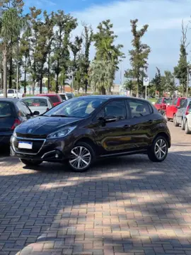 Peugeot 208 Allure 1.6 Aut usado (2019) color Marron financiado en cuotas(anticipo $8.000.000)