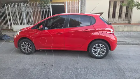 Peugeot 208 Allure usado (2017) color Rojo precio $15.000.000