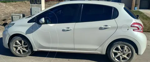 Peugeot 208 Allure 1.5 NAV usado (2014) color Blanco precio $13.500.000