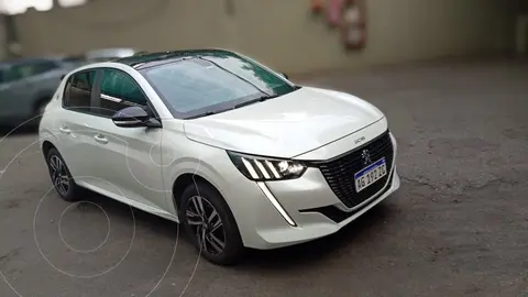 Peugeot 208 Roadtrip 1.6 Serie Especial usado (2023) color Blanco precio $28.000.000
