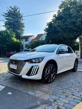 Peugeot 208 GT usado (2024) color Blanco Nacarado precio $18.000.000
