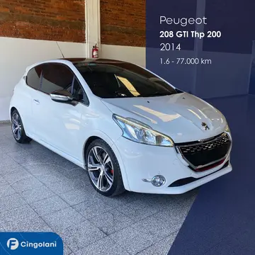 Peugeot 208 Feline usado (2014) color Blanco precio u$s15.300