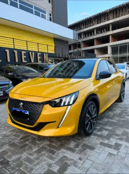 Peugeot 208 GT usado (2022) color Amarillo financiado en cuotas(anticipo $9.000.000 cuotas desde $390.000)