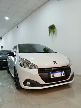 Peugeot 208 Feline 1.6 usado (2018) color Blanco Nacre financiado en cuotas(anticipo $2.900.000 cuotas desde $200.000)