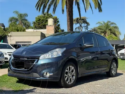 Peugeot 208 Allure 1.6 usado (2015) color Negro precio $7.000.000