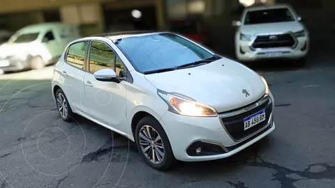 Peugeot 208 Allure 1.6 usado (2017) color Blanco precio $18.500.000