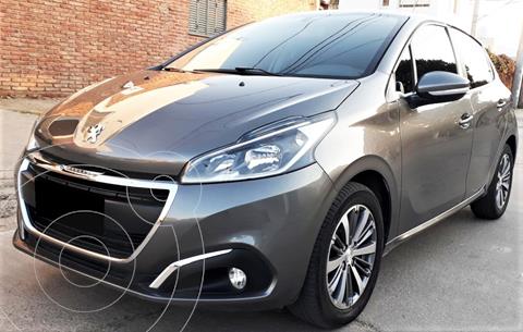 foto Peugeot 208 Allure 1.5 NAV usado (2017) color Gris precio $1.620.000