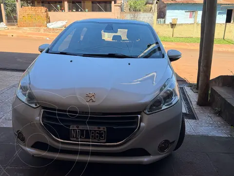 Peugeot 208 Feline 1.6 usado (2013) color Blanco precio $14.500.000