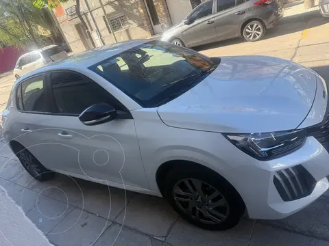Peugeot 208 Allure 1.6 usado (2024) color Blanco Banquise financiado en cuotas(anticipo $3.000.000)