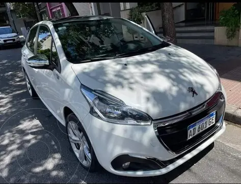 Peugeot 208 Urban Tech 1.6 Edicion Limitada usado (2019) color Blanco Banquise precio u$s12.000