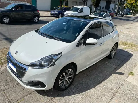 Peugeot 208 Feline 1.6 usado (2019) color Blanco precio $6.000.000