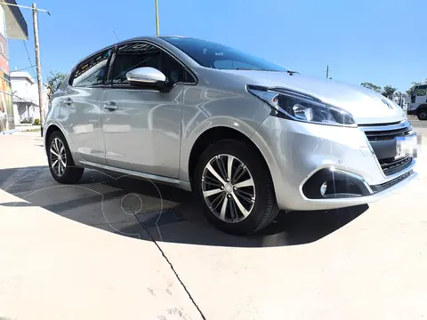 Peugeot 208 208 1.6 5P FELINE usado (2018) color Gris precio $4.400.000