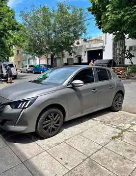 Peugeot 208 Feline 1.6 Tiptronic usado (2023) color Gris financiado en cuotas(anticipo $3.500.000 cuotas desde $250.000)