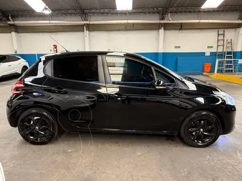 Peugeot 208 Allure 1.6 usado (2014) color Negro precio $15.000.000