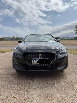 Peugeot 208 Allure 1.6 Tiptronic Pack usado (2023) color Negro Perla precio $23.000.000