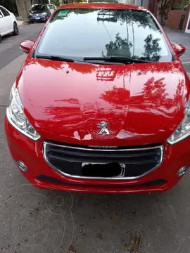 Peugeot 208 Allure 1.5 usado (2014) color Rojo precio u$s10.000