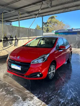 Peugeot 208 Feline 1.6 usado (2020) color Rojo Aden precio $19.500.000