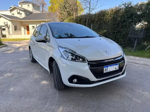 Peugeot 208 Feline 1.6 usado (2020) color Blanco financiado en cuotas(anticipo $5.500.000 cuotas desde $280.000)