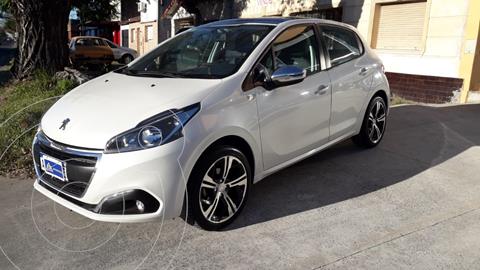 foto Peugeot 208 Urban Tech 1.6 Edición Limitada usado (2019) color Blanco Banquise precio $1.950.000