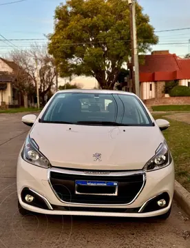 Peugeot 208 Allure 1.6 usado (2019) color Blanco Banquise precio $12.000.000