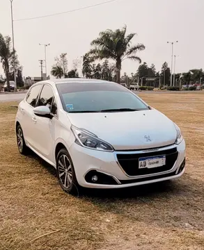 Peugeot 208 Feline 1.6 usado (2019) color Blanco precio u$s13.600