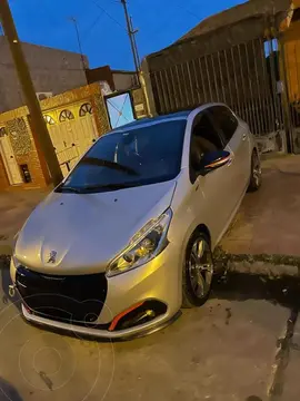 Peugeot 208 Feline 1.6 usado (2019) color Gris Aluminium financiado en cuotas(anticipo $5.500.000)