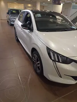 Peugeot 208 Roadtrip 1.6 Serie Especial nuevo color Blanco Banquise precio $10.520.350